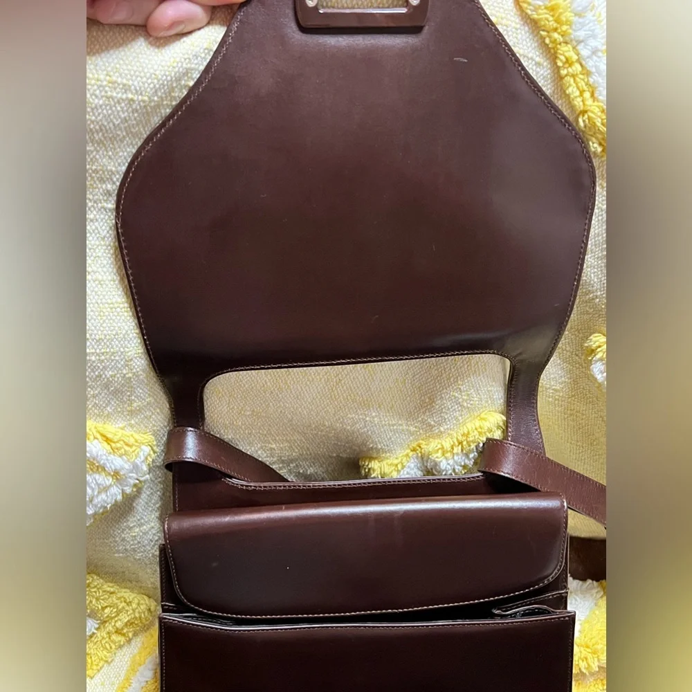 🌟FINAL🌟 1980s Vintage Ferragamo Heavy Brown Leather Shoulder Bag. - Picture 8 of 14